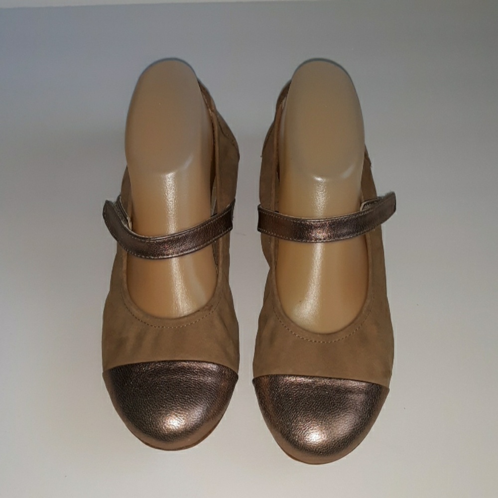 Sabrinas Mary Jane Cap Toe Flats